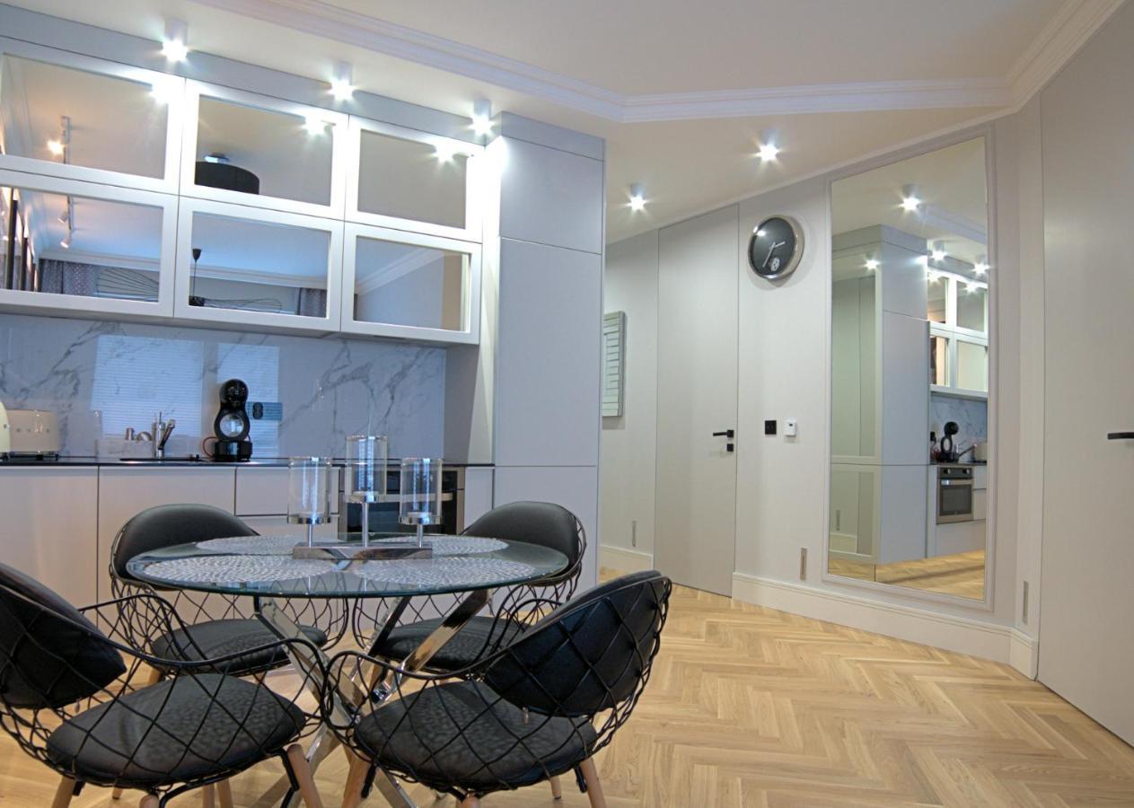 Blue Velvet Premium Apartments III Torun Bagian luar foto
